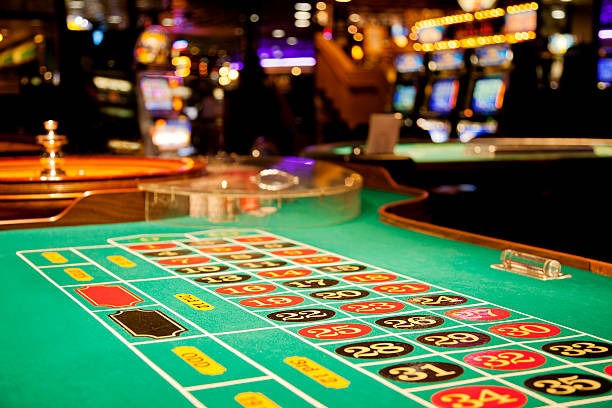 Mobile slot guide with payment and support information